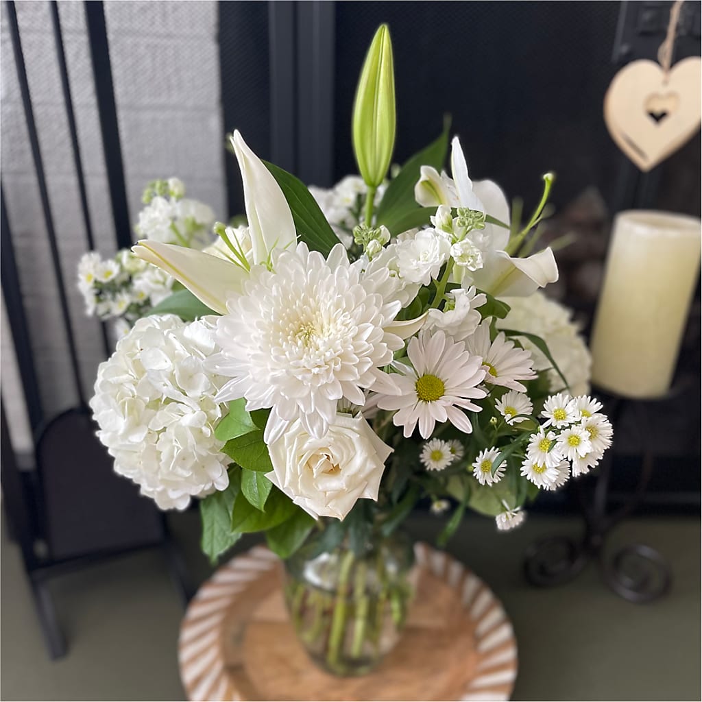 Classic Ivory – A Florist Original –  Fiesta, Las Cruces NM